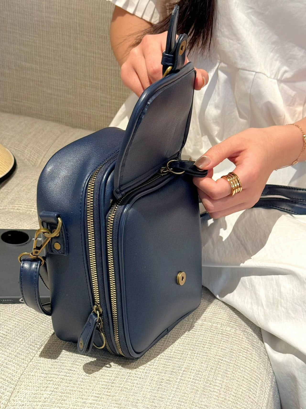 Multifunktionale Ledertasche